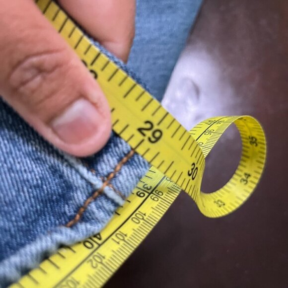 Levi's Jeans Men's Size 33x30 Medium Wash Blue 501 Button Fly Factory Distressed - Picture 7 of 8